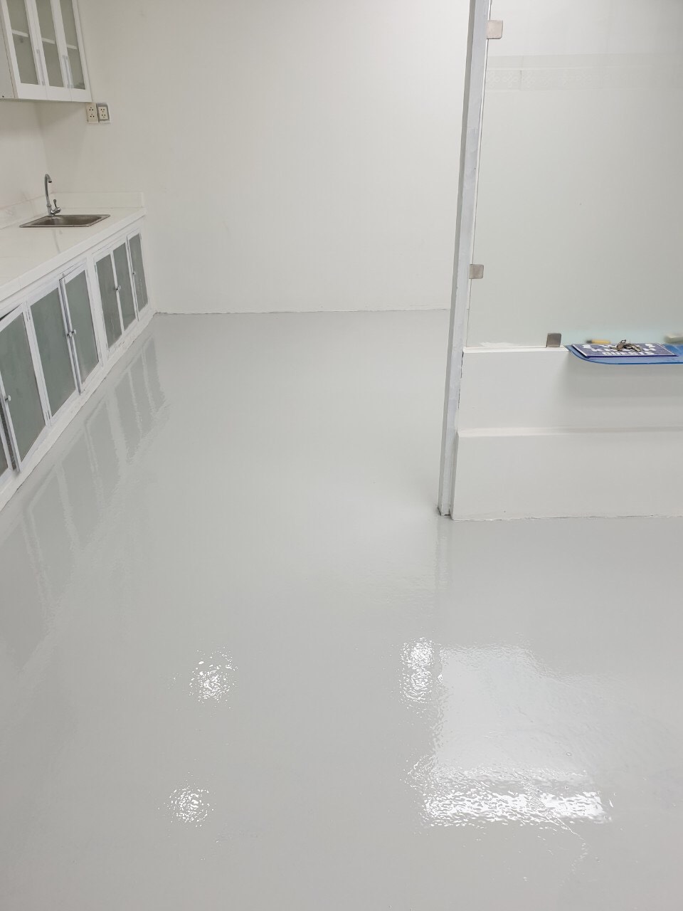 Thi công sơn sàn Epoxy