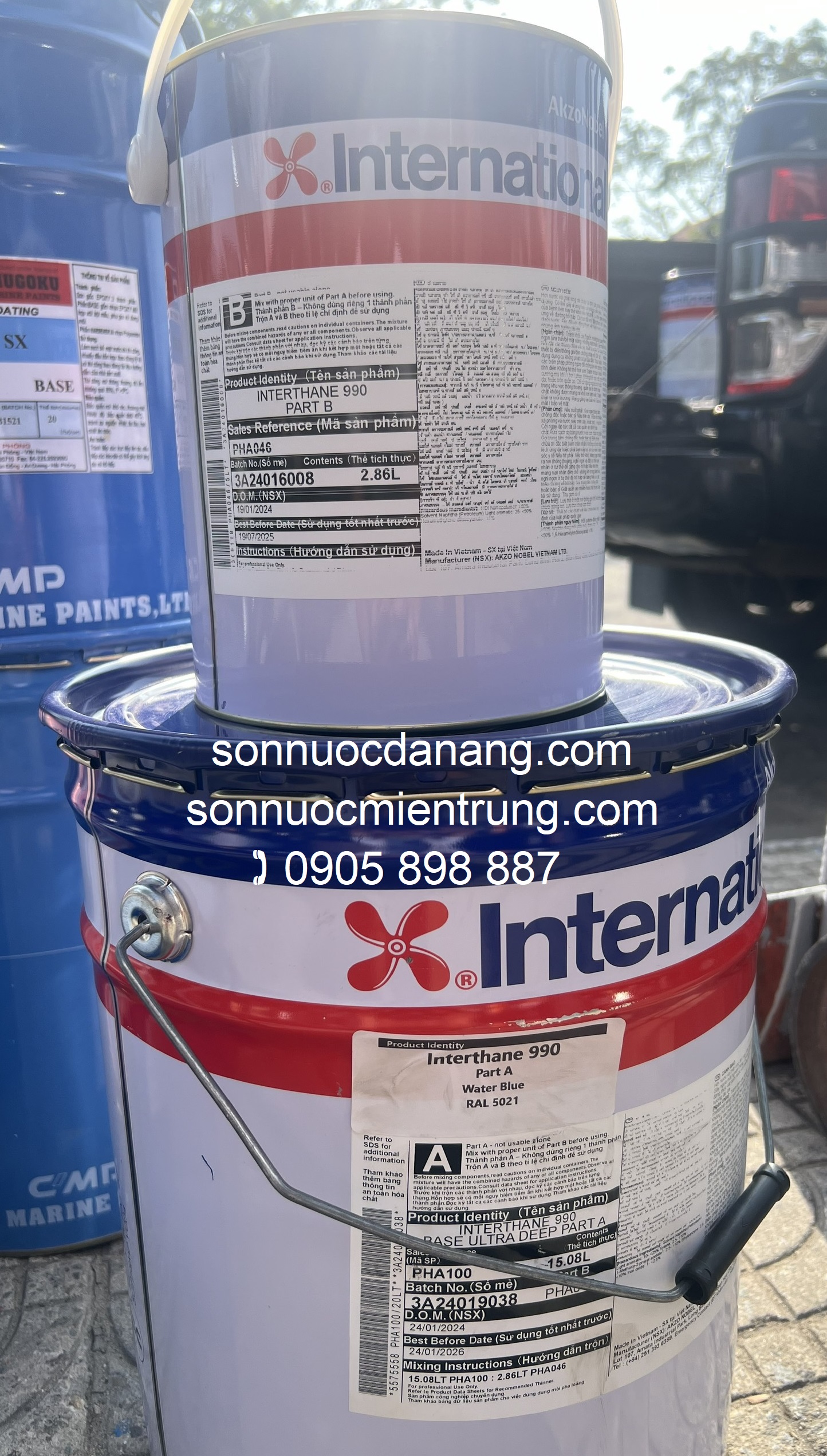 Interthane 990 tại Đà Nẵng, Hà Nội, Tp Hồ Chí Minh là 1 loại sơn được sử dụng rộng rãi trong nhiều môi trường như: các kết cấu ngoài khơi, các nhà máy khí hóa chất, cầu, các nhà máy giấy, các nhà máy điện, dòng sơn này rất bền, có khả năng chống ăn mòn cao: khi hai thành phần của sơn phản ứng hóa học với nhau sẽ tạo ra mạng lưới không gian 3 chiều hình thành màng sơn vô cùng bền vững, màng sơn có khả năng chịu hóa chất tốt, chịu dung môi tốt, khả năng bám dính tốt, lực cố kết nội tại cao.