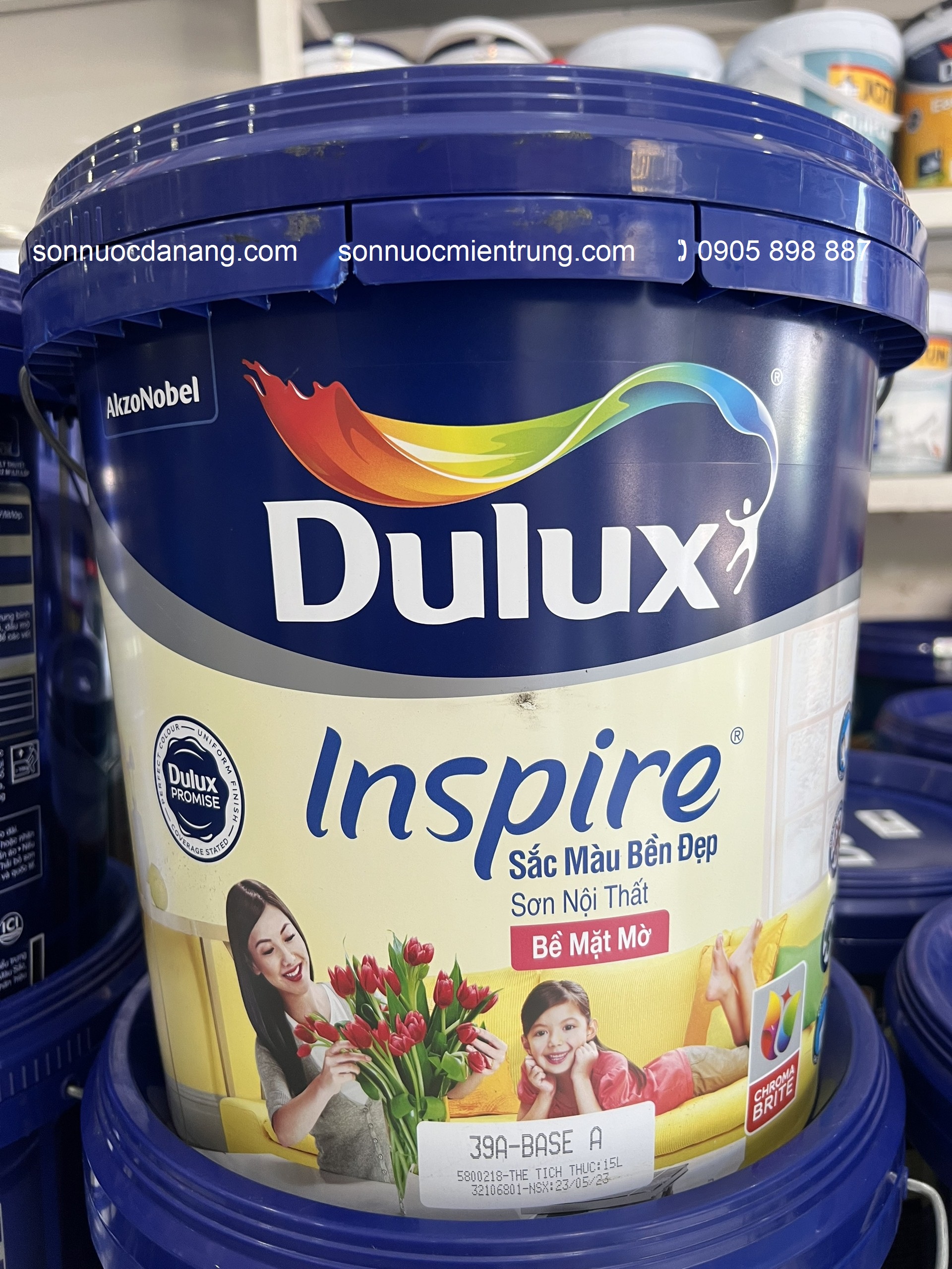 Sơn Dulux Insprire nội thất chính hãng tại Đà Nẵng, Hồ Chí Minh, Hà Nội và toàn quốc là 01 loại sơn nước được chế tạo từ công nghệ ChromaBrite hiên đại giúp tô điểm ngôi nhà bạn luôn sang trọng, bền màu và cuốn hút theo thời gian. Kết hợp với tính năng sơn bám chắc tuyệt đối làm bạn không phải lo ngại vấn đề thời gian nữa rồi.