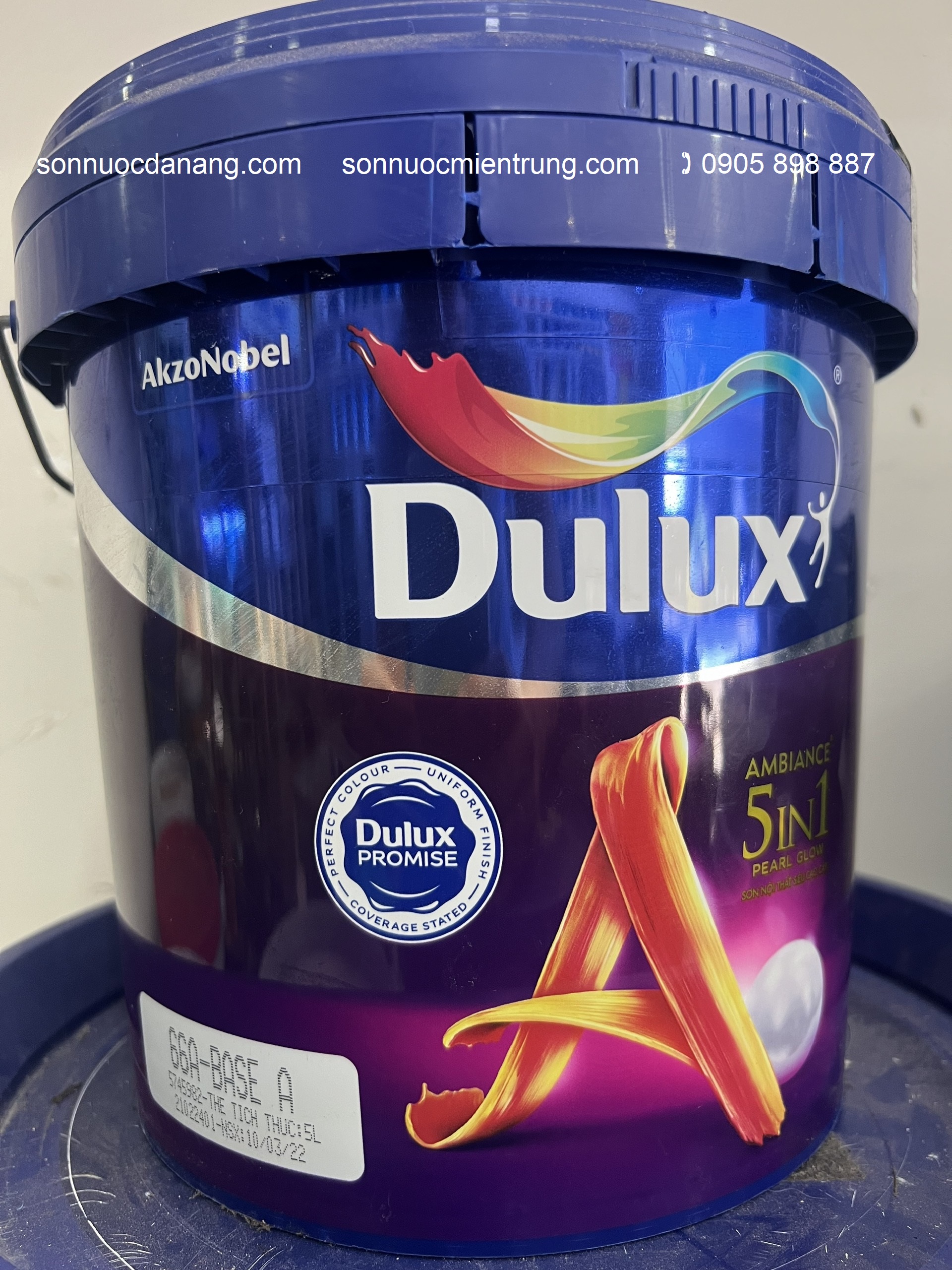 Sơn Dulux Ambiance 5In1 Pearl Glow Cao Cấp - 66A (Bóng mờ) chính hãng tại Đà Nẵng, Hồ Chí Minh, Hà Nội và toàn quốc là 01 loại Sơn nội thất cao cấp nhất hiện nay đem đến vẻ đẹp hiện đại, tinh tế cho ngôi nhà của bạn nhờ màng sơn bóng mờ sang trọng: Ngăn ngừa vi khuẩn, Chịu chùi rửa tối đa, Mặt sơn nhẵn mịn, Chống nấm mốc, Che lấp khe nứt nhỏ